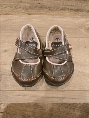 Vintage‎ Baby Girl Walker Brown & Pink Soles Mary Jane Shoes Size 3